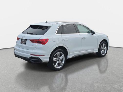2022 Audi Q3 45 S line Premium Plus