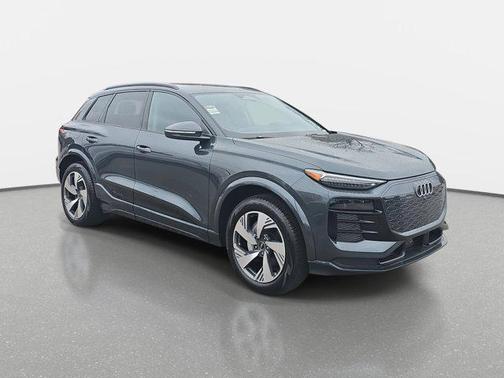 2025 Audi Q6 e-tron Premium Plus quattro