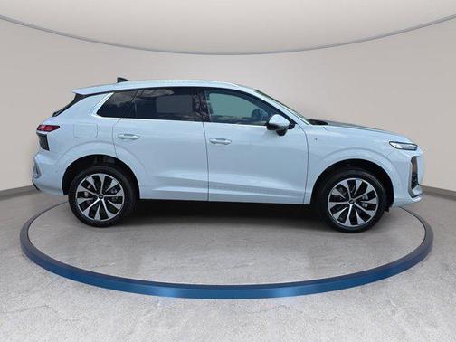 Glacier White Metallic 2026 Audi Q3 TFSI quattro S tronic