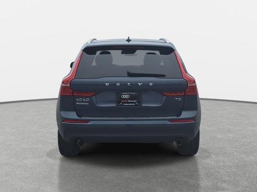 2021 Volvo XC60 T5 Momentum