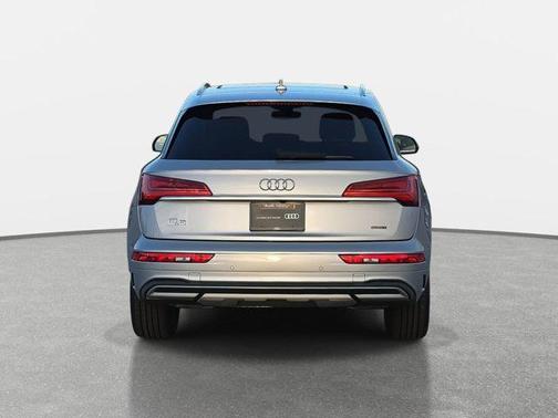 2022 Audi Q5 40 Premium Plus