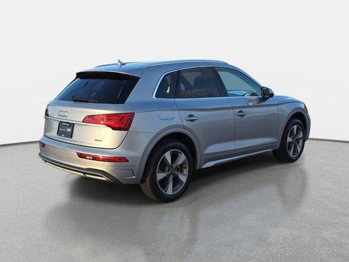 2022 Audi Q5 40 Premium Plus