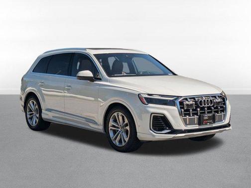 2025 Audi Q7 55 Premium Plus