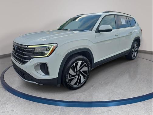Platinum Gray Metallic 2025 Volkswagen Atlas 2.0T SE w/Technology