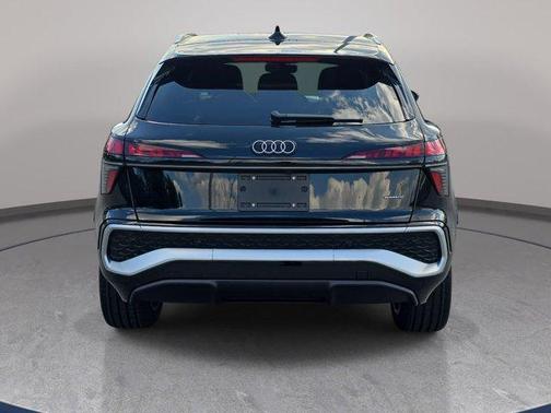 Mythos Black Metallic 2026 Audi Q3 S line