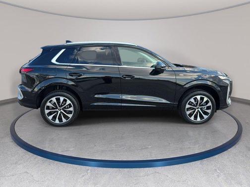 Mythos Black Metallic 2026 Audi Q3 S line