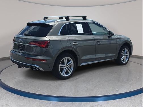 Chronos Gray Metallic 2023 Audi Q5 e 55 S line Premium Plus