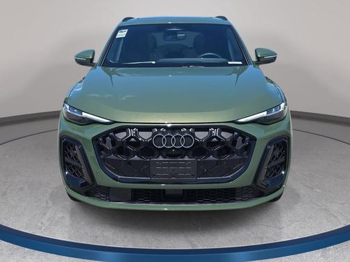 District Green Metallic 2026 Audi Q5 Premium Plus TFSI quattro S tronic