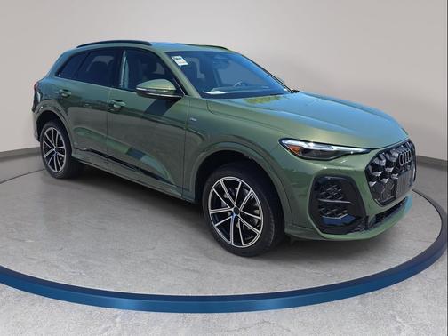 District Green Metallic 2026 Audi Q5 Premium Plus TFSI quattro S tronic