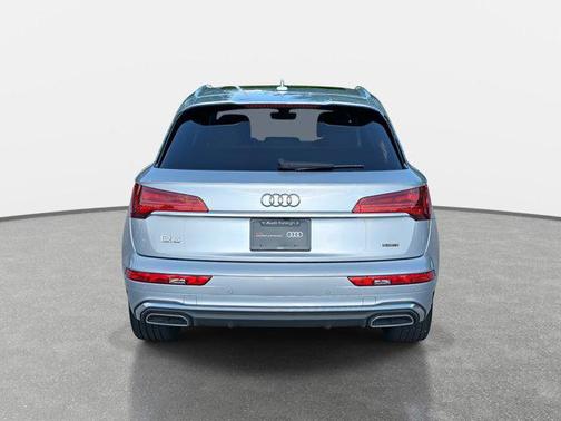 2022 Audi Q5 45 S line Premium Plus