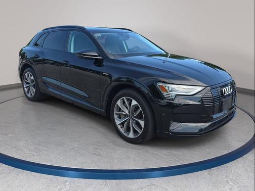Brilliant Black 2021 Audi e-tron Premium Plus