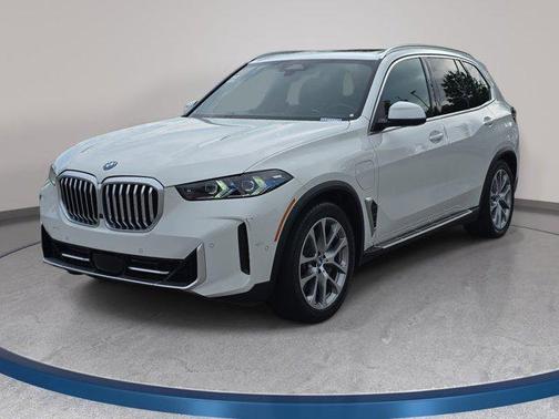 Alpine White 2025 BMW X5 PHEV xDrive50e