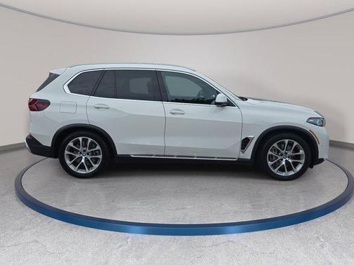 Alpine White 2025 BMW X5 PHEV xDrive50e