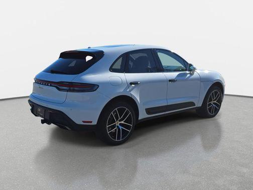 2022 Porsche Macan Base