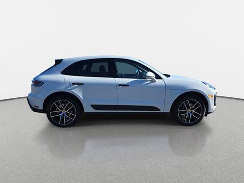 2022 Porsche Macan Base
