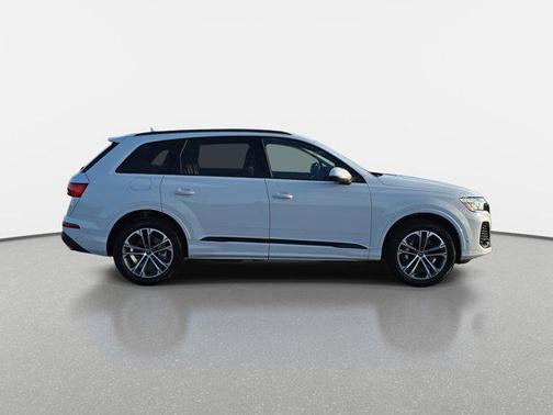 2026 Audi Q7 45 Premium Plus