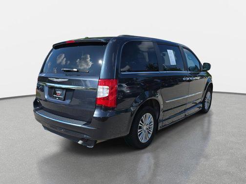 2014 Chrysler Town & Country Touring-L