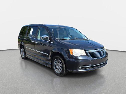 2014 Chrysler Town & Country Touring-L
