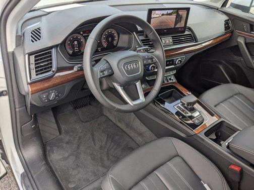 Glacier White Metallic 2022 Audi Q5 45 S line Premium Plus