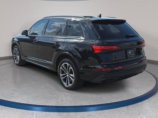 Mythos Black Metallic 2026 Audi Q7 45 Premium