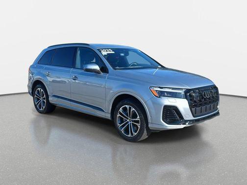 2025 Audi Q7 45 Premium Plus