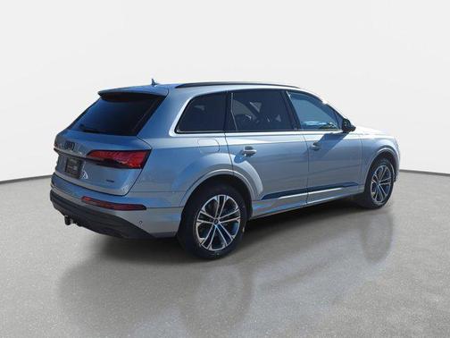 2025 Audi Q7 45 Premium Plus