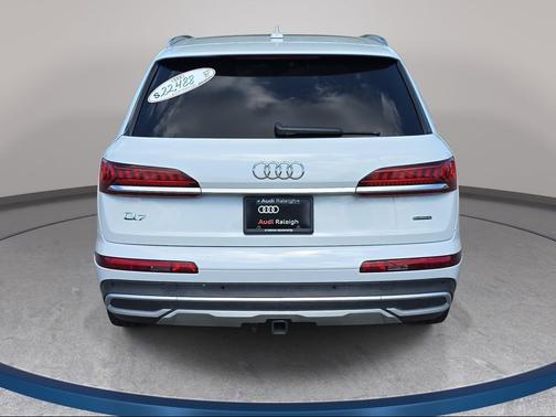 Glacier White Metallic 2020 Audi Q7 55 Premium Plus