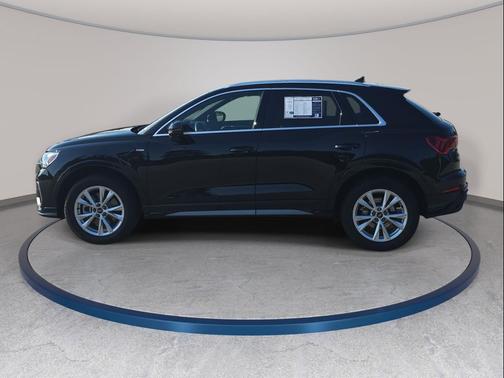 Mythos Black Metallic 2025 Audi Q3 Premium 45 TFSI S line quattro Tiptronic