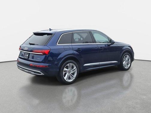 2022 Audi Q7 55 Premium Plus