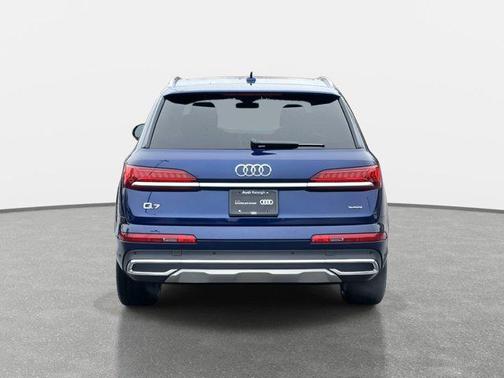 2022 Audi Q7 55 Premium Plus