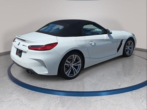 Alpine White 2025 BMW Z4 sDrive30i