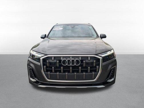 2025 Audi Q7 45 Premium Plus