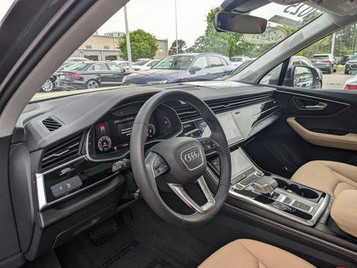 2025 Audi Q7 45 Premium Plus