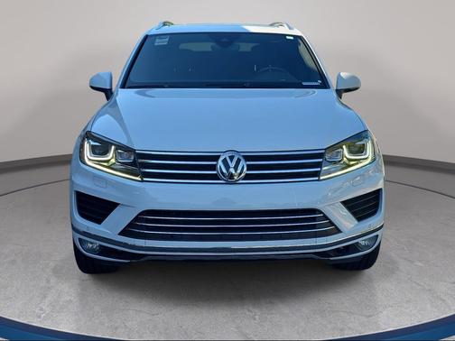 Pure White 2017 Volkswagen Touareg V6 Wolfsburg Edition