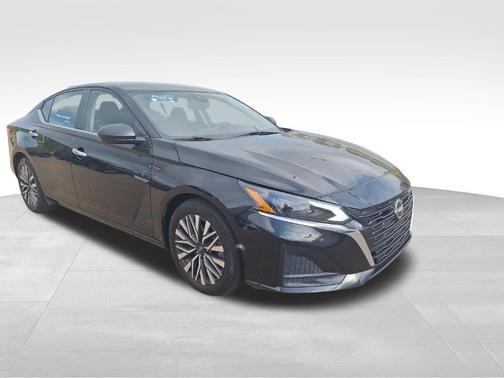 Super Black 2024 Nissan Altima 2.5 SV