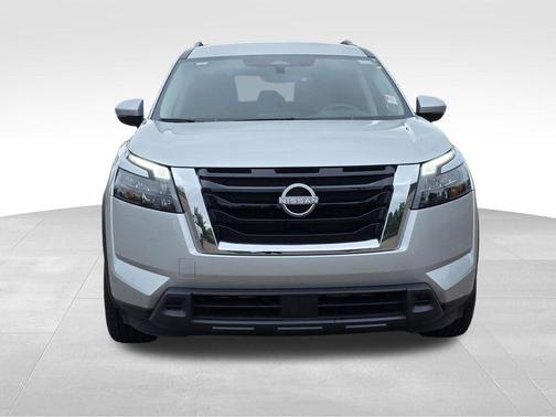 Brilliant Silver Metallic 2025 Nissan Pathfinder SV 4WD