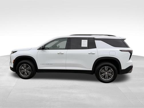 Summit White 2025 Chevrolet Traverse LT