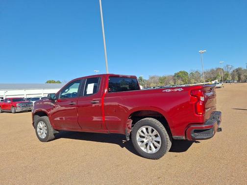 2022 Chevrolet Silverado 1500 Custom