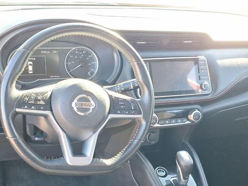 2020 Nissan Kicks SR
