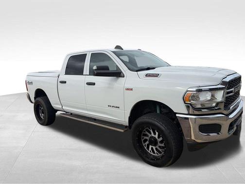 2020 RAM 2500 Tradesman Crew Cab 4x4 6'4' Box