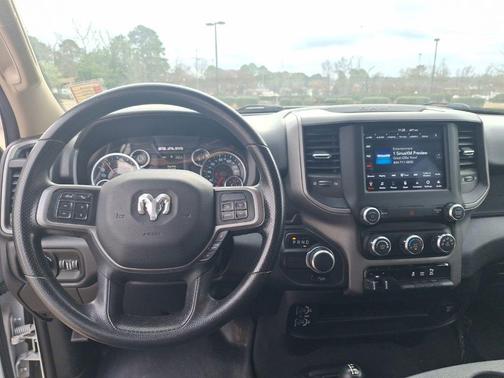 2020 RAM 2500 Tradesman Crew Cab 4x4 6'4' Box