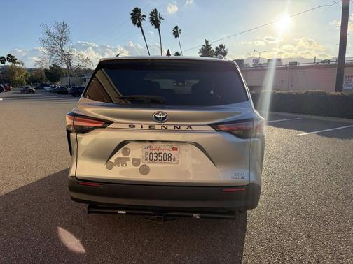 2021 Toyota Sienna XLE 8 Passenger