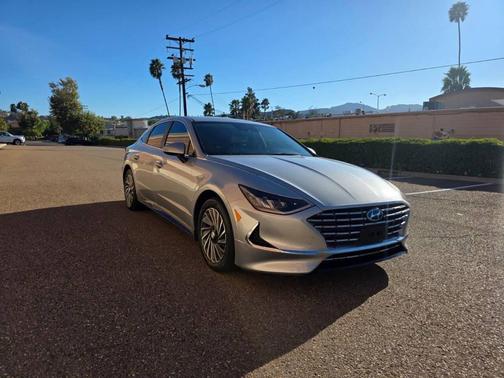 2023 Hyundai SONATA Hybrid SE