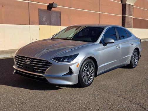 2023 Hyundai SONATA Hybrid SE