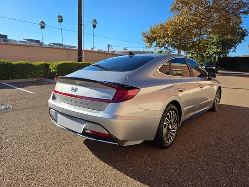 2023 Hyundai SONATA Hybrid SE