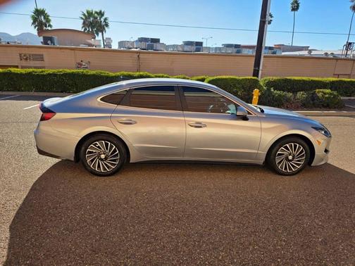 2023 Hyundai SONATA Hybrid SE