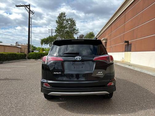 2018 Toyota RAV4 Hybrid XLE