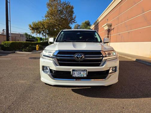 2016 Toyota Land Cruiser Base