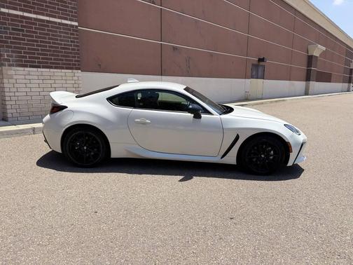 White 2024 Toyota GR86 Premium