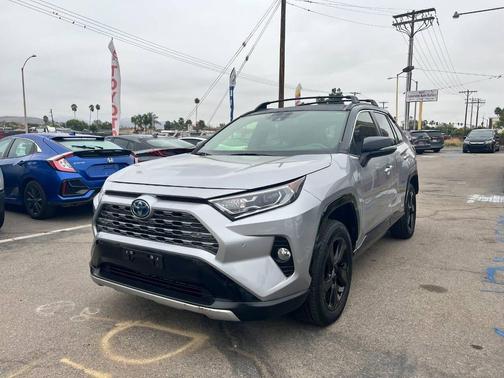 2020 Toyota RAV4 Hybrid SE